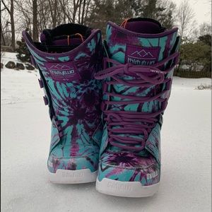 Thirtytwo Women’s size 6 snowboard boots
